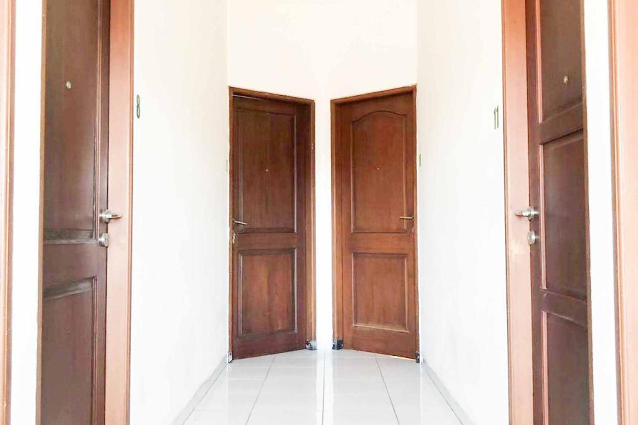 Koolkost @ Raya Ngagel Hotel Surabaya Exterior photo